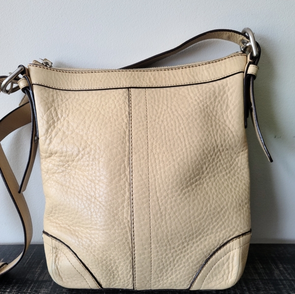 Coach Vintage Pebbled Leather Crossbody Bag #F12319 - Picture 4 of 11